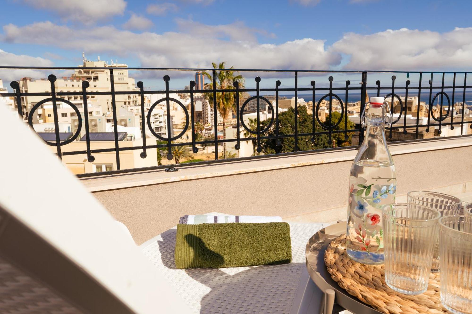 La88 Bayview Penthouse With Jacuzzi Apartamento Sliema Exterior foto